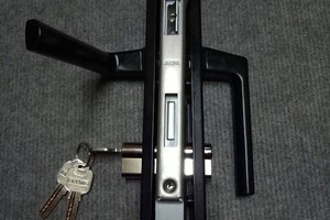 Khóa đa điểm kin long dung cho cửa nhôm xingfa hệ 55