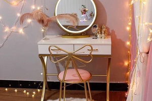 Bàn phấn, bàn trang điểm