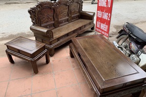 Bộ bàn ghế khổng tử gỗ m.un đuôi công.