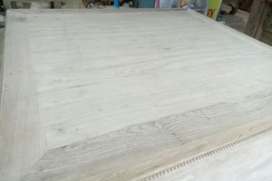 Sập ngồi kiểu trơn và 3 bông gỗ gụ.