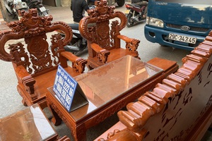 Bộ bàn ghế nghê đỉnh tay khuỳnh gỗ g.õ đỏ.