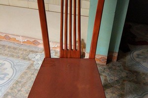 Bộ Bàn Ghế Ăn Xẻ Quạt Gỗ Trẹo.