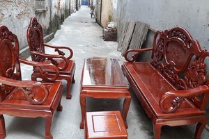 Bộ bàn ghế guột gỗ nhãn phun PU.