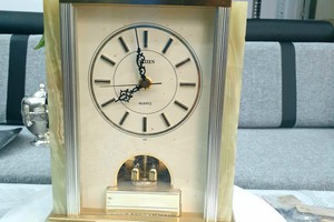 Đồng hồ để bàn CITIZEN