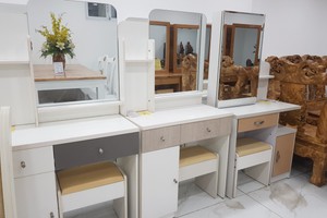 Bàn phấn nhập khẩu