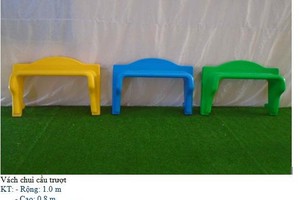 vách chui cầu trượt.