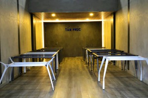 Khung bàn chân sắt vuông 40x40x1.2, chân kiềng