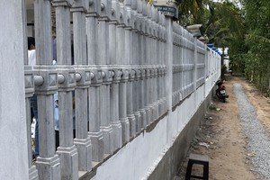 Việt Âu nơi cung cấp hàng rào bê tông giá rẻ và chất lượng.