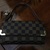 LV-cam-tay