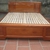 Giường ngủ gỗ kiểu dáng hiện đai