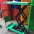 xe nâng mặt bàn giá hạt dẻ 