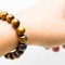 Vòng đeo tay bằng đá mắt hổ cực đẹp dành riêng cho phái nam